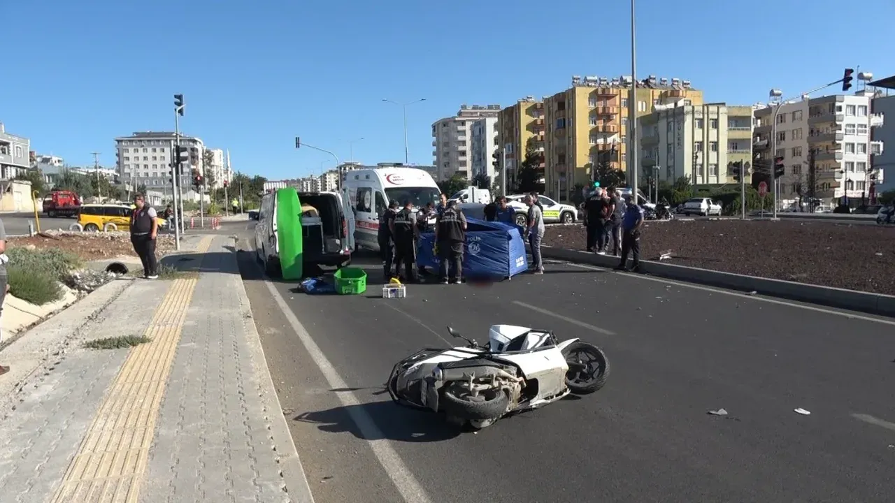 Kilis’te Kırmızı Işık İhlali İddiası: Motosiklet Sürücüsü Murat Bozkurt Hayatını Kaybetti Kilis’te Kırmızı Işık İhlali İddiası: Motosiklet Sürücüsü Murat Bozkurt Hayatını Kaybetti