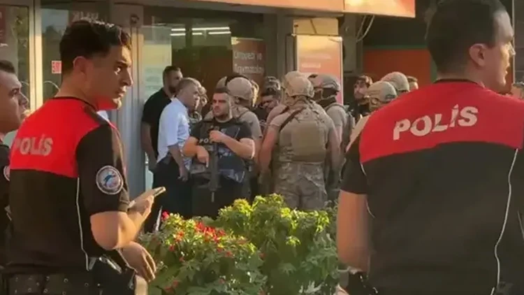 İzmir’de Bankada 5 Çalışanı Rehin Alan Şüpheliden Kız Çocukları Savunması