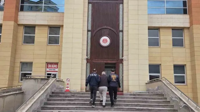 Şarkışla’da 19 Yıl 9 Ay Hapis Cezası Bulunan Firari Yakalandı Şarkışla’da 19 Yıl 9 Ay Hapis Cezası Bulunan Firari Yakalandı