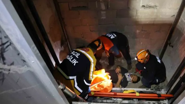 Nevşehir'de İ̇nşaatta Asansör Boşluğuna Düşen İ̇ki İ̇şçi Yaralandı
