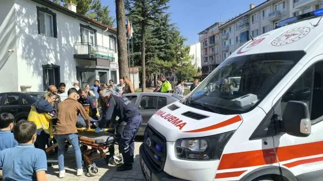 Şuhut'ta Kontrolden Çıkan Motosiklet Devrildi Şuhut'ta Kontrolden Çıkan Motosiklet Devrildi