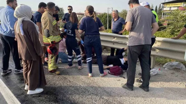 Alaşehir’de Mazotla Kayganlaşan Yolda İki Motosiklet Kazası