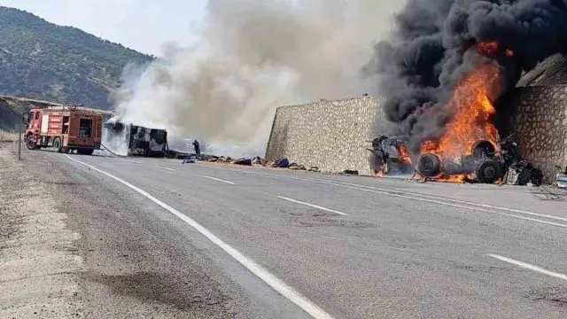 Siirt-Baykan Yolunda İki Tır Alevlere Teslim Oldu