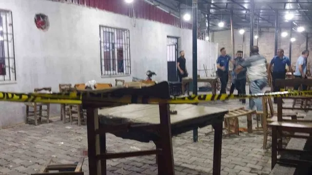 Tarsus Çağlayan’da Kahvehaneye Silahlı Saldırı: 1 Ölü, 4 Yaralı Tarsus Çağlayan’da Kahvehaneye Silahlı Saldırı: 1 Ölü, 4 Yaralı