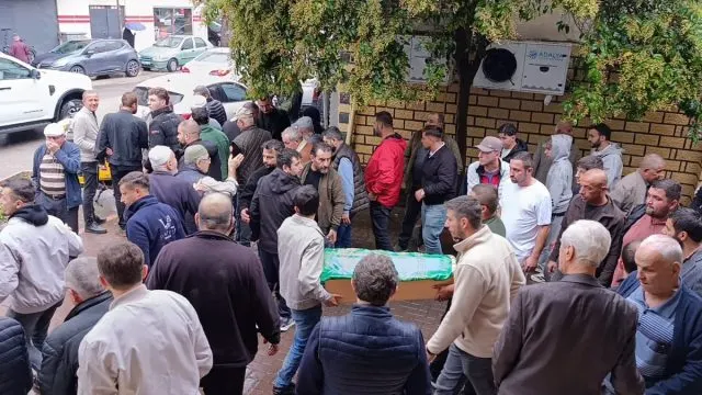 İnegöl'de Otomobilin Çarptığı 2 Yaşındaki Melis Defnedildi