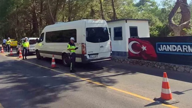 Muğla’da 22 Bin 72 Araç Denetlendi, 233 Araç Men Edildi Muğla’da 22 Bin 72 Araç Denetlendi, 233 Araç Men Edildi