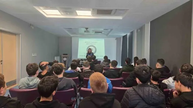 Bilecik’te 95 Öğrenciye Akran Zorbalığı Ve Güvenli İnternet Eğitimi