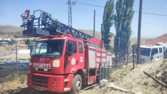 Mucur İlçesinde Ev Yangını: 75 Yaşındaki Kadın Hayatını Kaybetti
