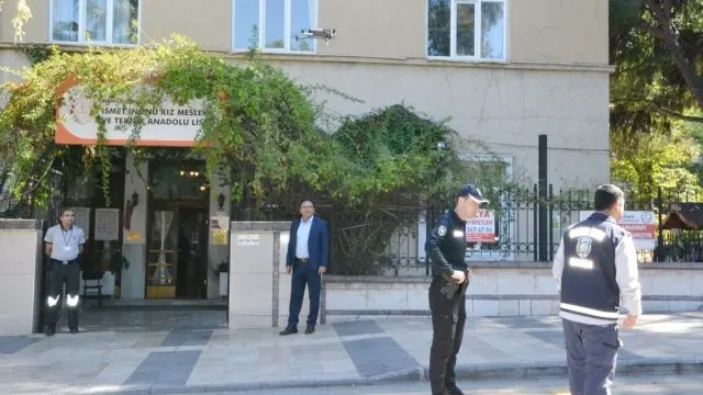 Manisa'da Okul Ve Yurt Çevrelerindeki Denetimlere Dron Desteği Manisa'da Okul Ve Yurt Çevrelerindeki Denetimlere Dron Desteği