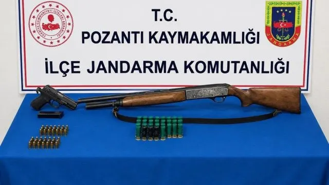 Pozantı’da İki Mahallede Ruhsatsız Silah Ve Uyuşturucu Operasyonu