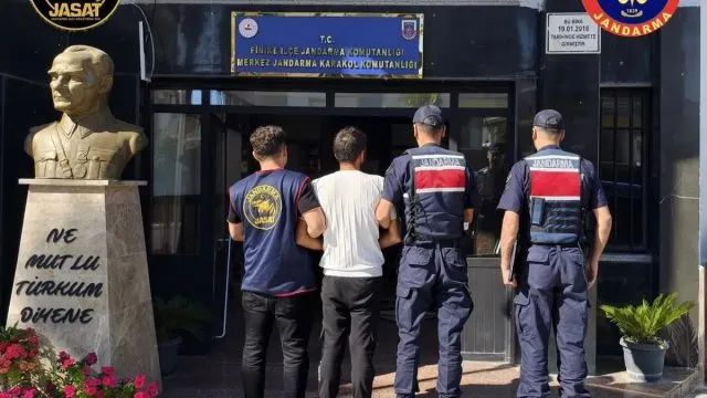 Antalya'da Jandarma Bir Haftada 594 Aranan Kişiyi Yakaladı