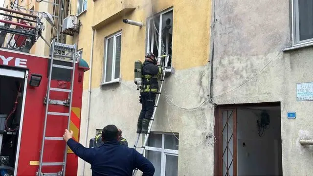 Kefevi Mahallesi’nde Kombi Kablosu Eridi, Yangın Söndürüldü