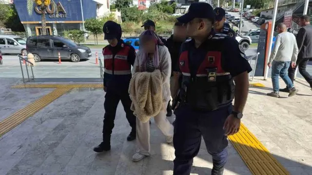 Alanya’da Sosyal Medya İlanıyla 3 Milyon 300 Bin Tl’lik Dolandırıcılık: 2 Tutuklama