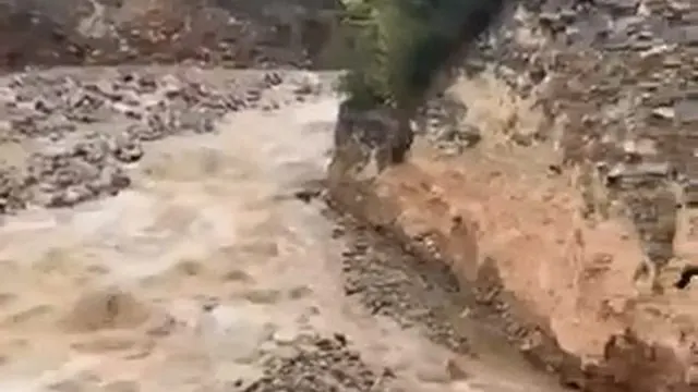 Bursa Cumalıkızık'ta Sağanak Sonrası Heyelan Kamerada