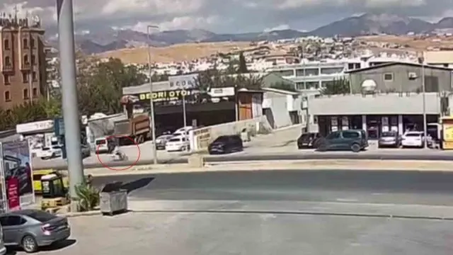 Silopi’de Motosikletten Savrulan 15 Yaşındaki Çocuk Otomobilin Altında Kaldı