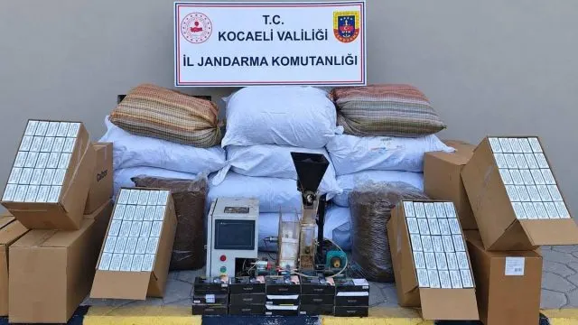 Başiskele’de Jandarmadan 1 Milyon Liralık Kaçak Tütün Operasyonu Başiskele’de Jandarmadan 1 Milyon Liralık Kaçak Tütün Operasyonu