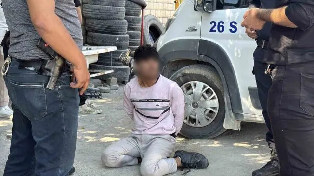 Eskişehir'de 16 Yaşındaki Şüpheli Kovalamaca Sonucu Yakalandı