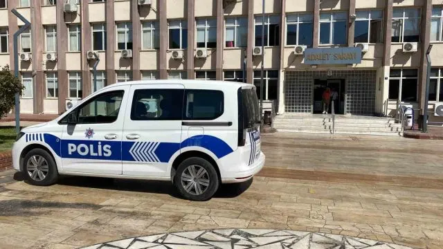 Aydın Efeler'de Aranan Fetö Hükümlüsü Apartman Boşluğunda Yakalandı