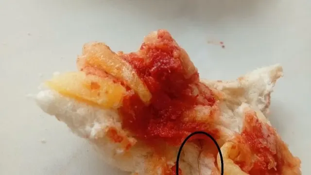 Antalya'da Ekmeğin İçinden Çatal İğne Çıktı İddiası