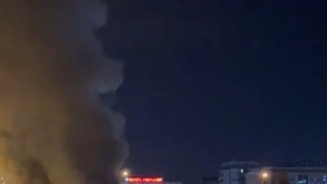 Onikişubat'ta İş Yerinde Çıkan Yangın Söndürüldü Onikişubat'ta İş Yerinde Çıkan Yangın Söndürüldü