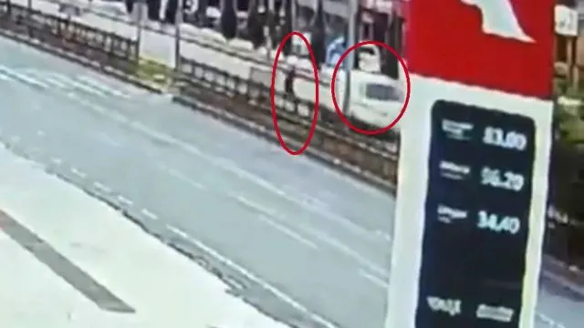 Diyarbakır’da Yaya Geçidinde Son Anda Geri Çekilen Şahıs Aracın Altında Kalmaktan Kurtuldu