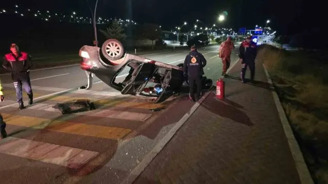 Van Edremit'te Takla Atan Otomobilde 2 Kişi Yaralandı Van Edremit'te Takla Atan Otomobilde 2 Kişi Yaralandı