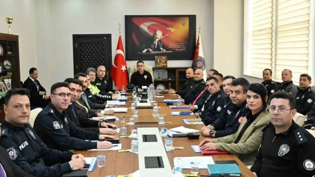 Kars İl Emniyet Müdürü Tombul, Okul Güvenliğini Görüştü