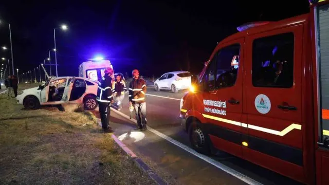 Tilkiye Çarpmamak İçin Manevra Yapan Otomobil Kazaya Karıştı
