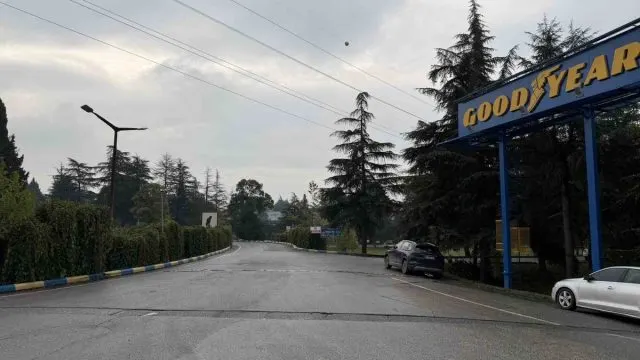 Arifiye'de Goodyear İşçisi Pres Makinesine Sıkıştı