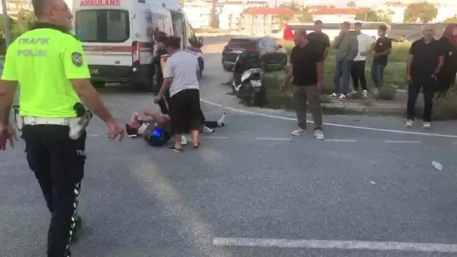 Manavgat’ta Motosikletler Çarpıştı: 3 Yaralı Manavgat’ta Motosikletler Çarpıştı: 3 Yaralı