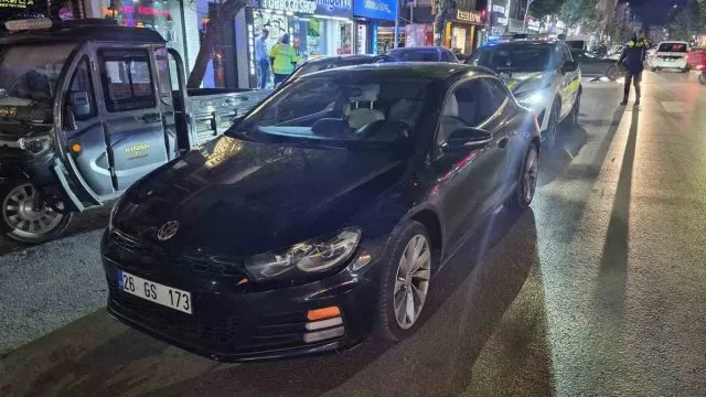 Eskişehir'de Abartı Egzoz Denetiminde Sürücü Gözaltına Alındı Eskişehir'de Abartı Egzoz Denetiminde Sürücü Gözaltına Alındı