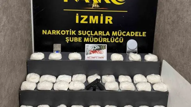 Karabağlar’da 32 Kilo 450 Gram Metamfetamin Ele Geçirildi Karabağlar’da 32 Kilo 450 Gram Metamfetamin Ele Geçirildi