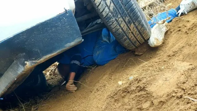 Denizli Babadağ’da Otomobili Durdurmak İsterken Uçuruma Yuvarlandı