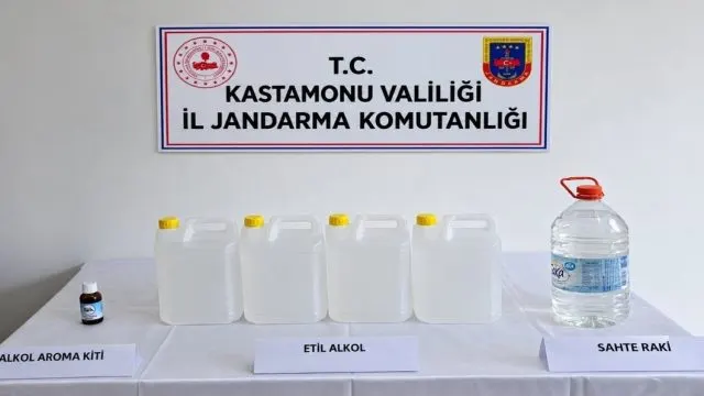 Kastamonu'da Araç Aramasında Sahte İ̇çki Ve Etil Alkol Ele Geçirildi Kastamonu'da Araç Aramasında Sahte İ̇çki Ve Etil Alkol Ele Geçirildi