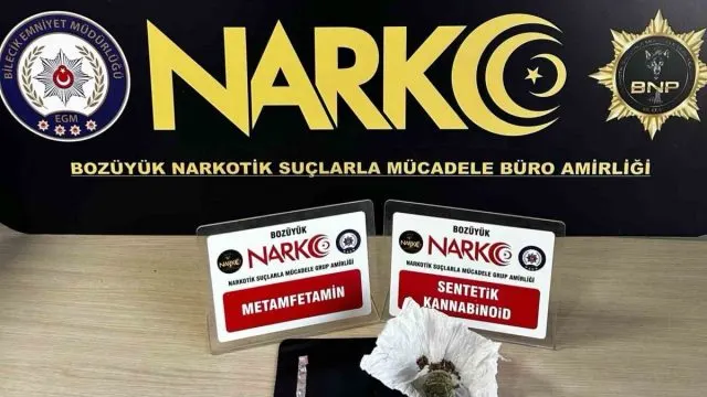 Bozüyük'te Şüphelinin Üzerinden Bonzai Ve Metamfetamin Çıktı Bozüyük'te Şüphelinin Üzerinden Bonzai Ve Metamfetamin Çıktı
