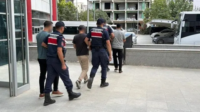 Adıyaman'da Deaş Soruşturmasında 5 Şüpheli Cezaevine Gönderildi