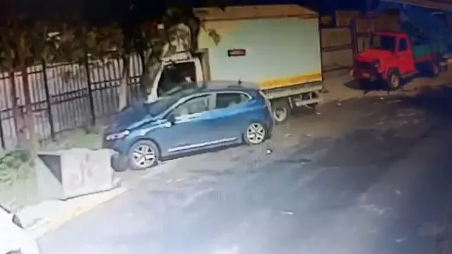 Sarıyer’de Kontrolden Çıkan Kamyonet 3 Araca Çarptı: 3 Yaralı