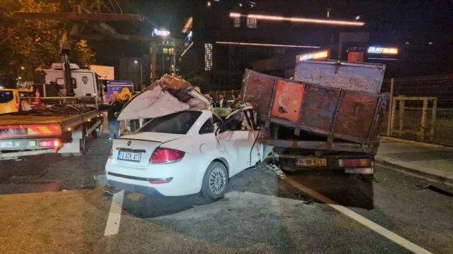 Beyoğlu'nda Makas Atan Sürücü Kazada 3 Kişiyi Yaraladı
