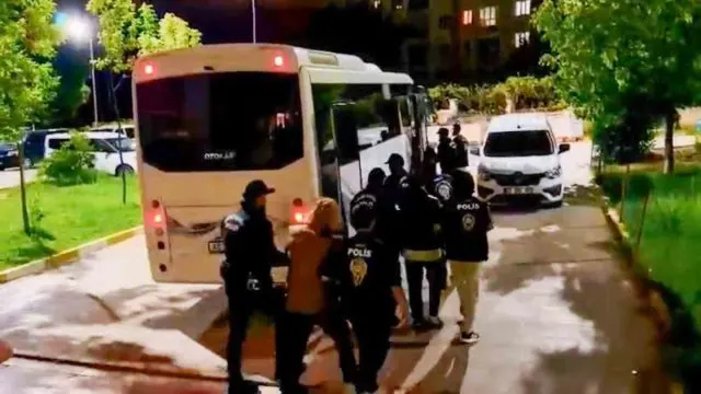 Manisa Merkezli Operasyonda 28 Şüpheli Tutuklandı Manisa Merkezli Operasyonda 28 Şüpheli Tutuklandı