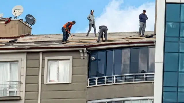 Karatepe’de Çatıda Önlemsiz Çalışma Kamerada