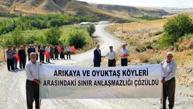 Batman Kozluk'ta Arıkaya İle Oyuktaş Arasındaki Sınır Anlaşmazlığı Sona Erdi Batman Kozluk'ta Arıkaya İle Oyuktaş Arasındaki Sınır Anlaşmazlığı Sona Erdi