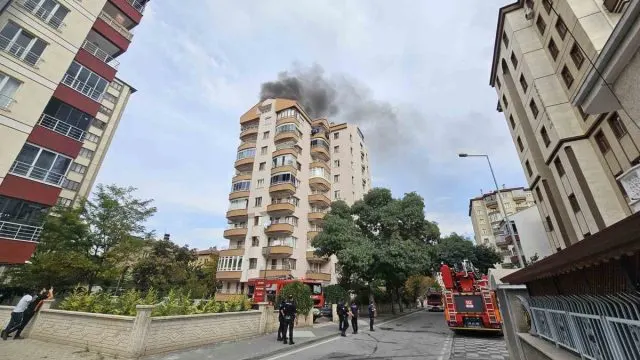Melikgazi’de 9 Katlı Binanın Çatısında Yangın Çıktı