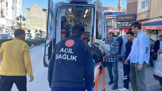 Karaman'da Motosikletin Çarptığı Suv Kazasında Sürücü Yaralandı Karaman'da Motosikletin Çarptığı Suv Kazasında Sürücü Yaralandı