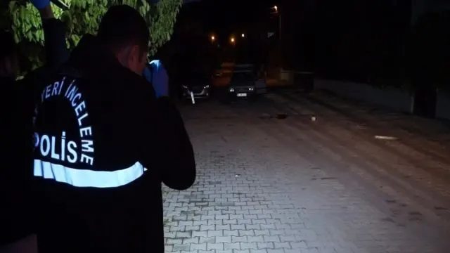 Gölhisar'da Kürekli Kavgada İ̇ki Otomobil Zarar Gördü