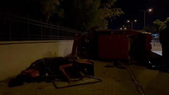Refüjü Aşan Otomobil Motosiklete Çarptı: Sürücü Ağır Yaralandı