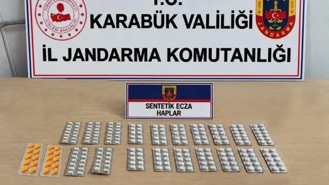 Karabük’te İki Operasyonda 230 Sentetik Ecza Hapı Yakalandı