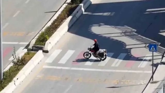Kırıkkale'de Polis Dronuyla Kaçamadı: Çalıntı Motosikletle Yakalandı Kırıkkale'de Polis Dronuyla Kaçamadı: Çalıntı Motosikletle Yakalandı