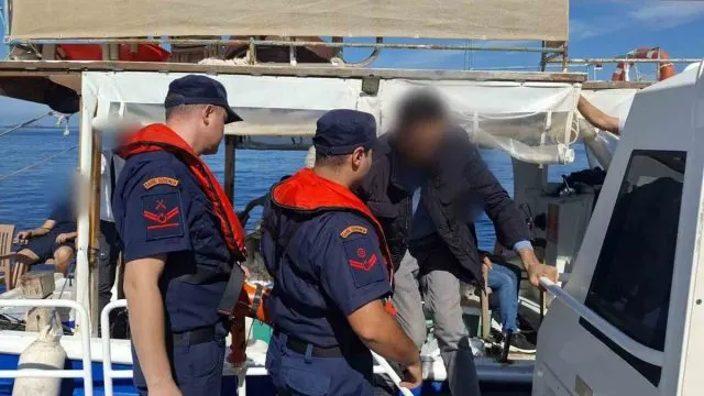 Dalaman Ve Bodrum Açıklarında İki Kişi Denizden Tahliye Edildi Dalaman Ve Bodrum Açıklarında İki Kişi Denizden Tahliye Edildi