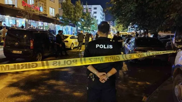 Batman'da Restorana Silahlı Saldırı: Şüpheliler Kaçtı Batman'da Restorana Silahlı Saldırı: Şüpheliler Kaçtı