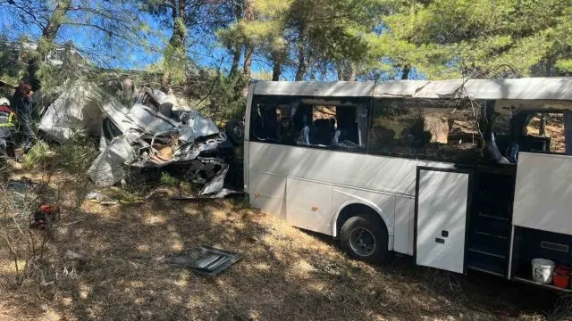 Turist Otobüsü Germencik'te Şarampole Uçtu: 1 Ölü, 7 Yaralı